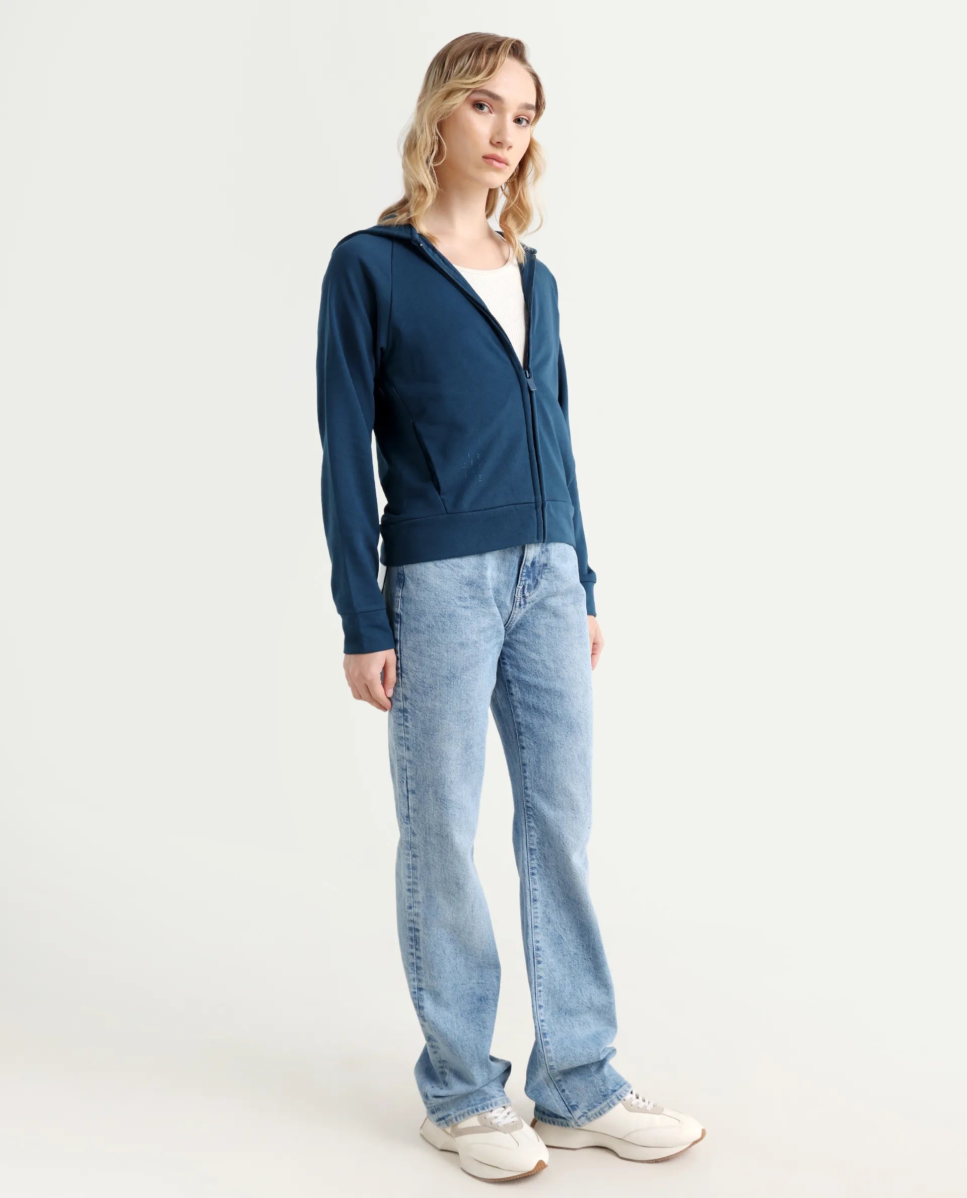 Rareism Women's Osseo Pastel Blue Cotton Blend Plain Ankle Length Smart Straight Fit Jeans