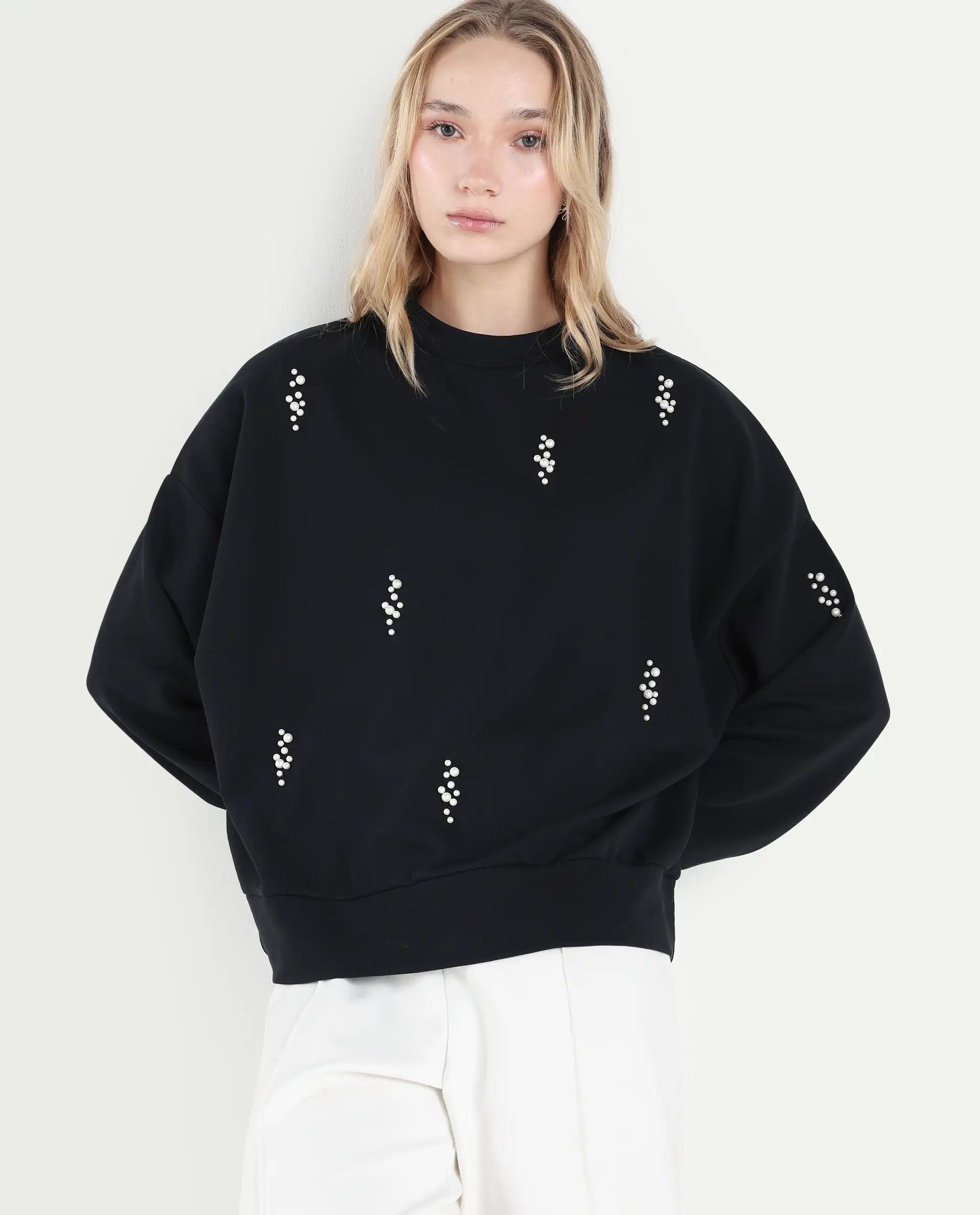 Rareism Women's Perl Black Cotton Blend Crew Neck Relaxed Fit Printed Sweatshirt