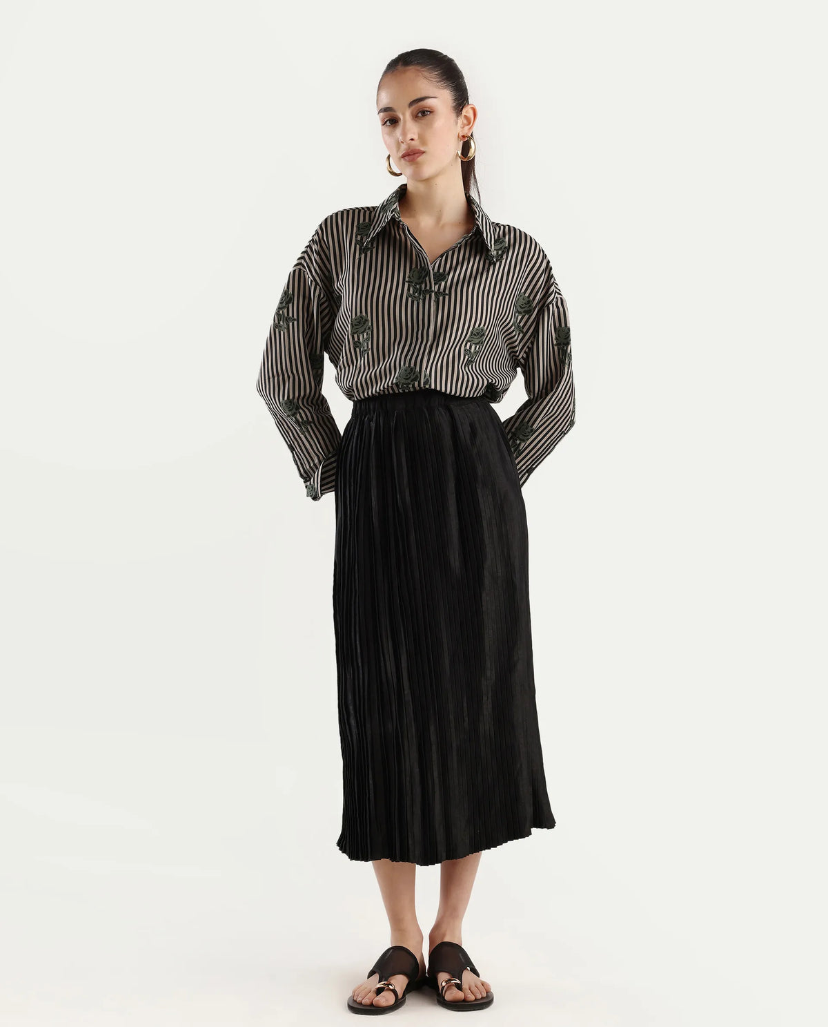 Rareism Women's Rochrille Black Polyester Blend Plain Midi Flared Skirt
