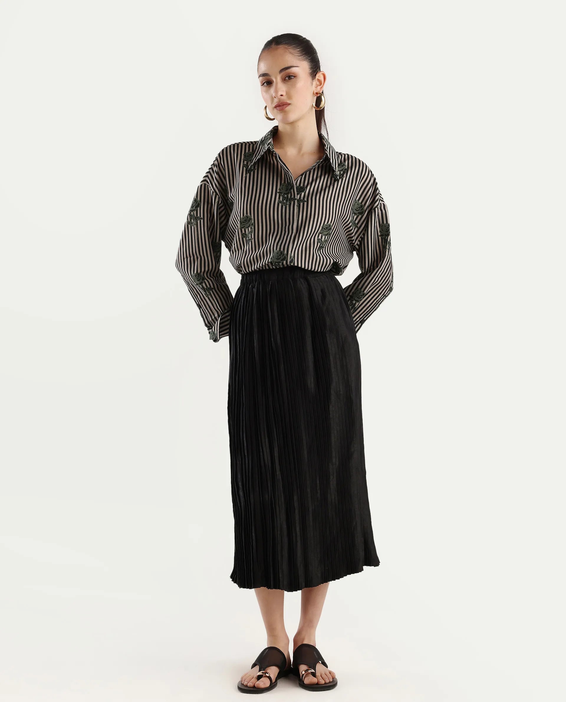 Rareism Women's Rochrille Black Polyester Blend Plain Midi Flared Skirt