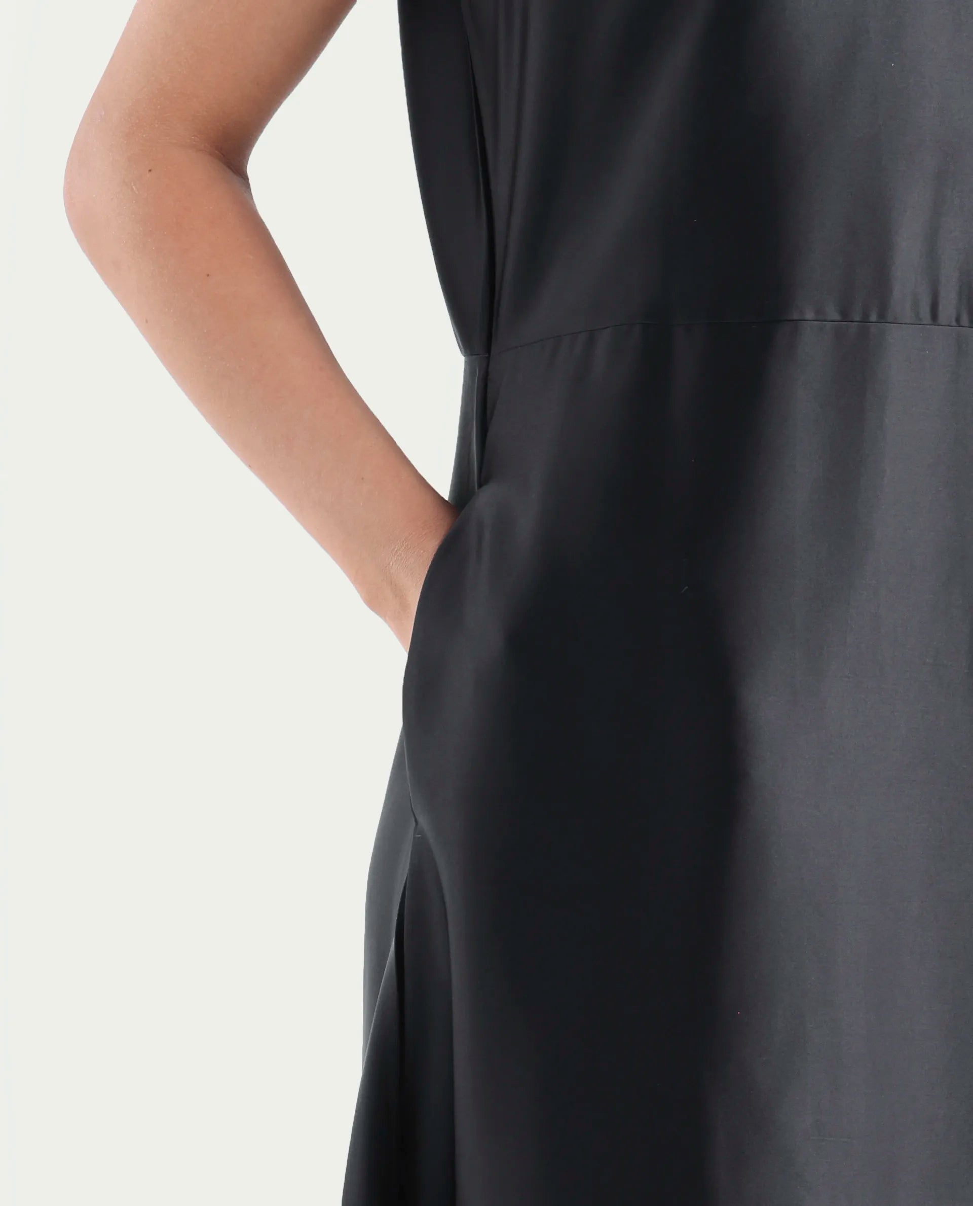 Rareism Women's Rost Black Polyester Collarless Floral Print Sleeveless Maxi Regular Fit Dress