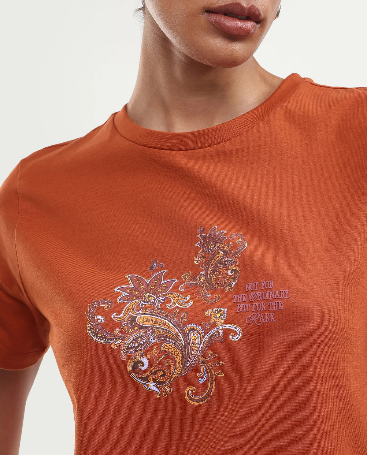 Rareism Women's Ronelps Rust Cotton Crew Neck Regular Paisley T-Shirt
