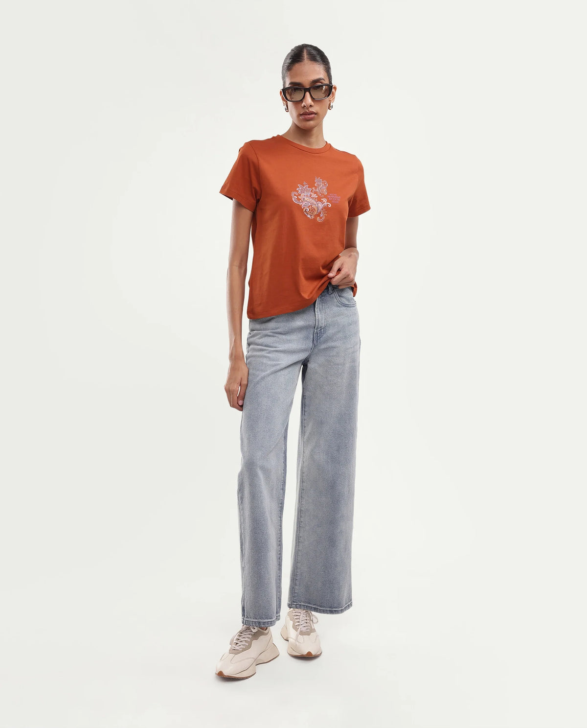 Rareism Women's Ronelps Rust Cotton Crew Neck Regular Paisley T-Shirt
