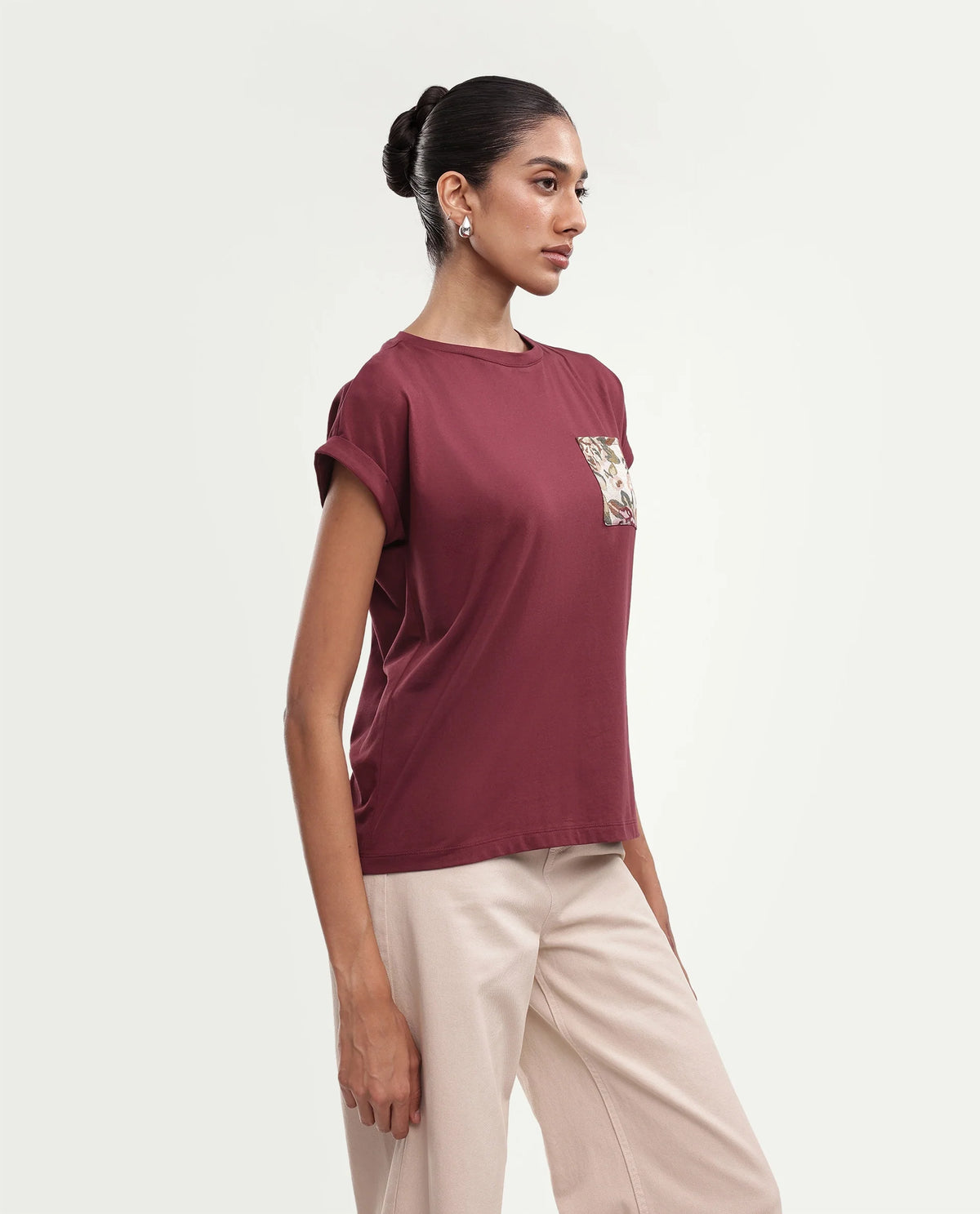 Rareism Women's Tasses Dark Maroon Cotton Blend Crew Neck Relaxed Jacquard T-Shirt