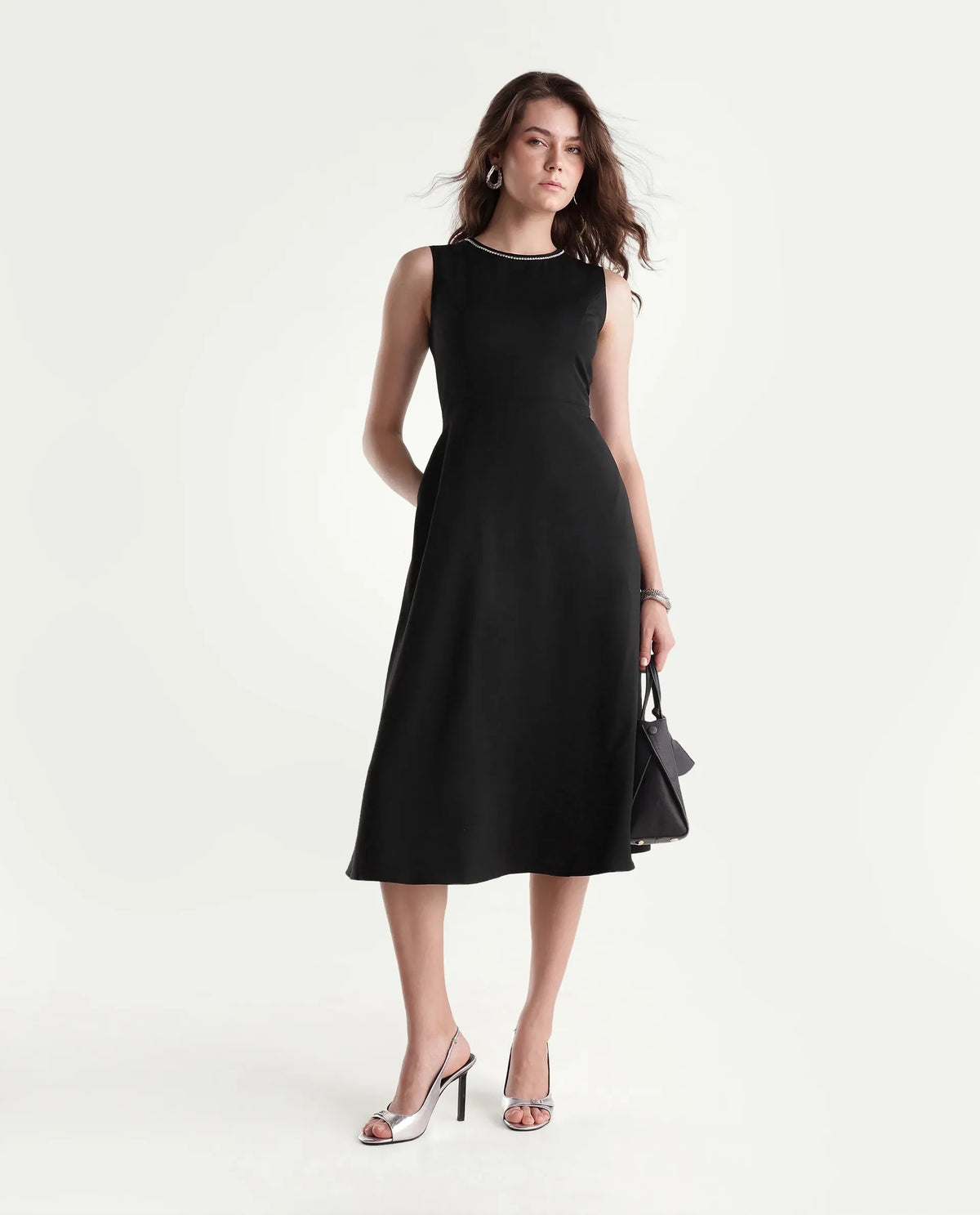 Rareism Women's Xenno Black Polyester Crew Neck Sheath Plain Dress