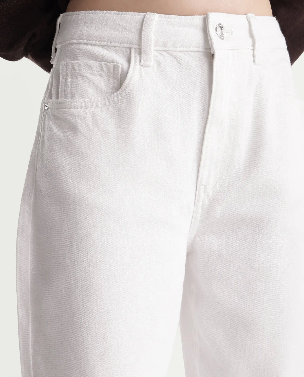 Rareism Women's Barol-5 White Cotton Shank And Zipper Ankle Barrel Plain Jeans
