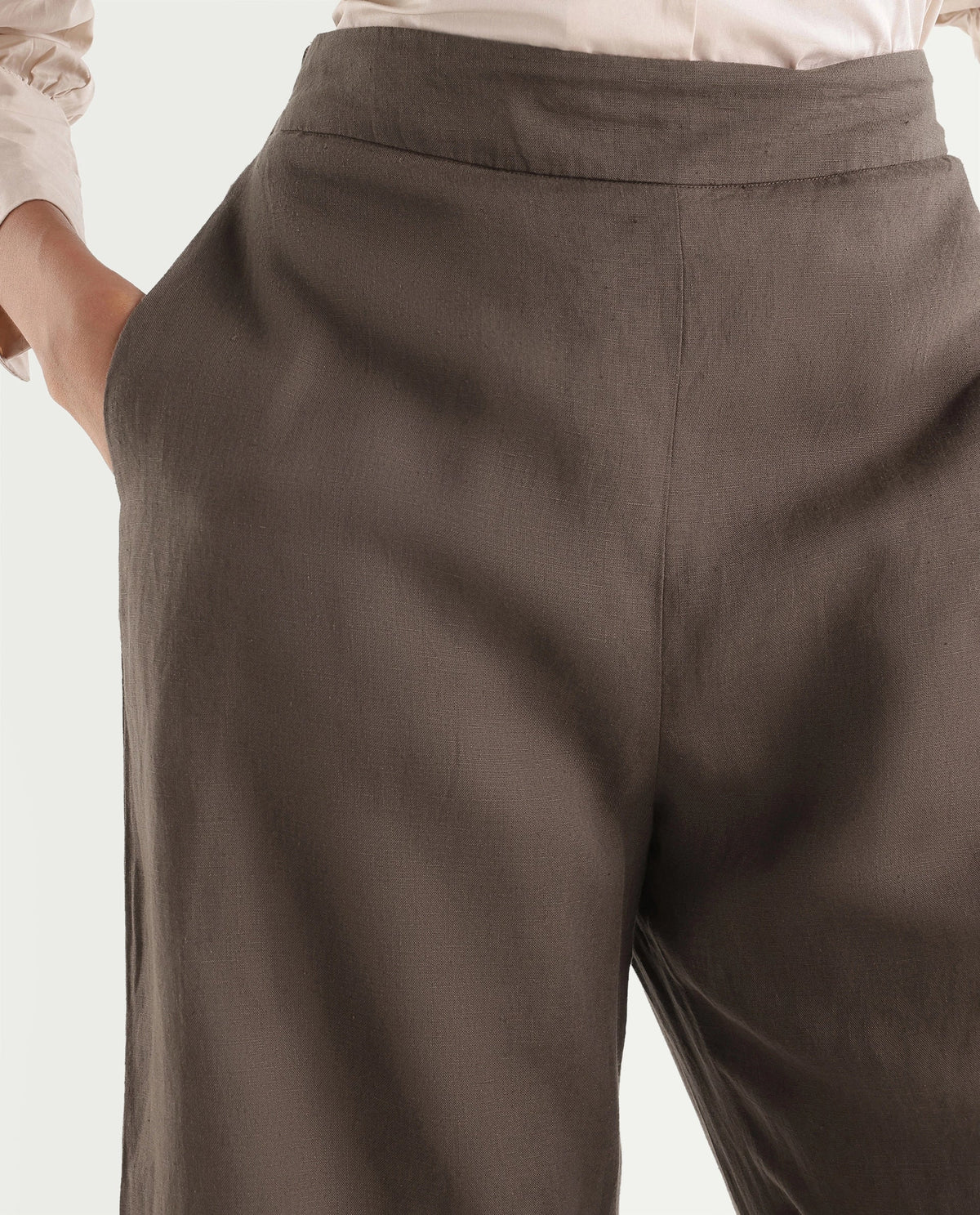 Rareism Women Latent Dark Brown 100% Linen Plain Barrel Trouser