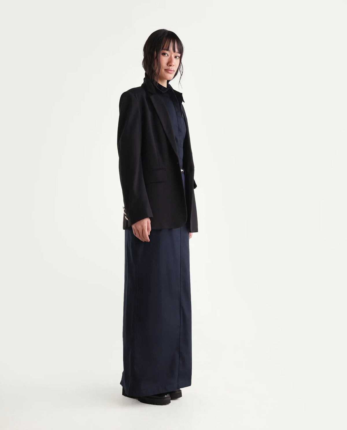 Rareism Women Onwop-B Primary Navy Cotton Plain Straight Skirt