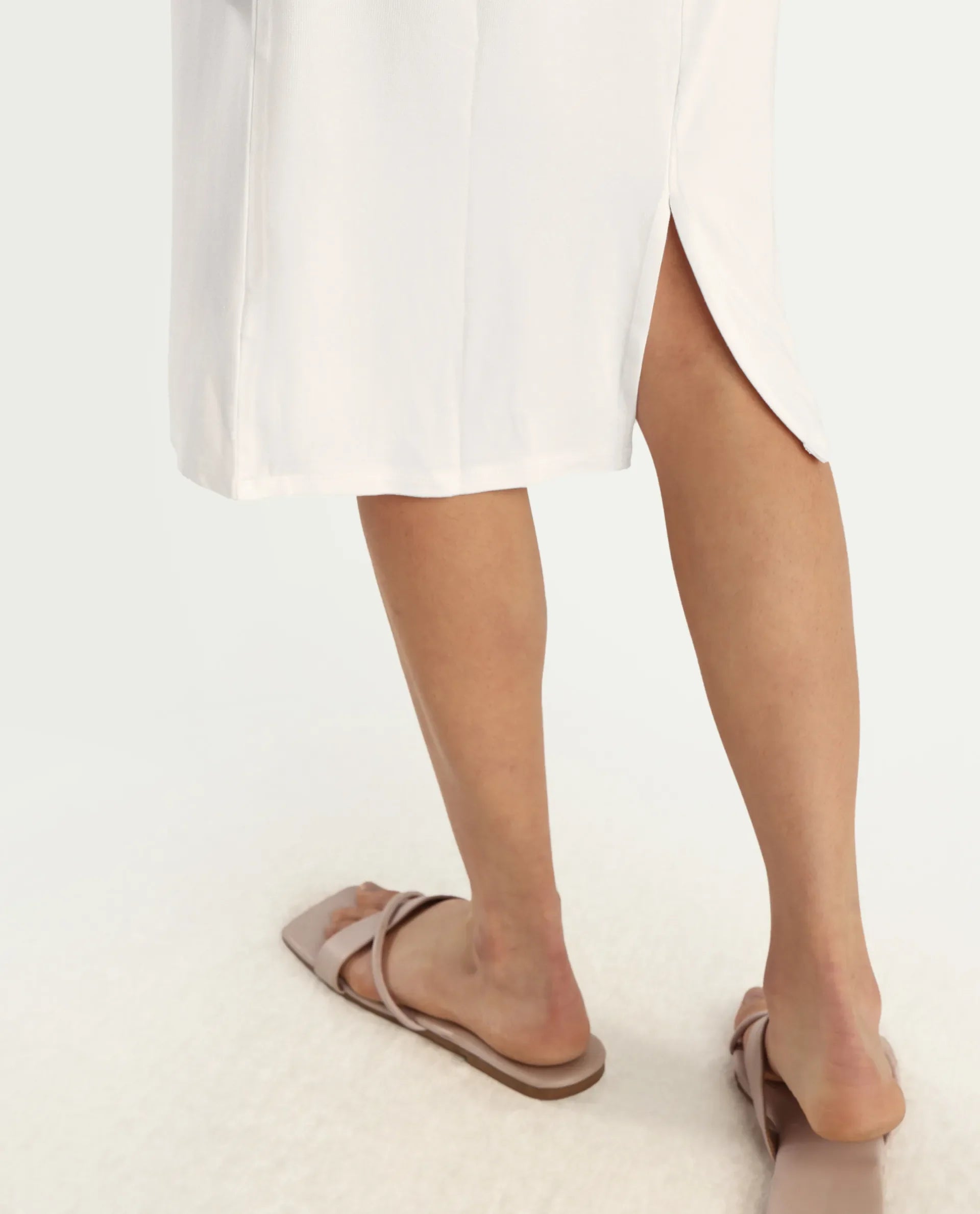 Rareism Women's Slippyaa White Shoulder Strap Plain Shoulder Strap Knee Length Straight Fit Inner Wear