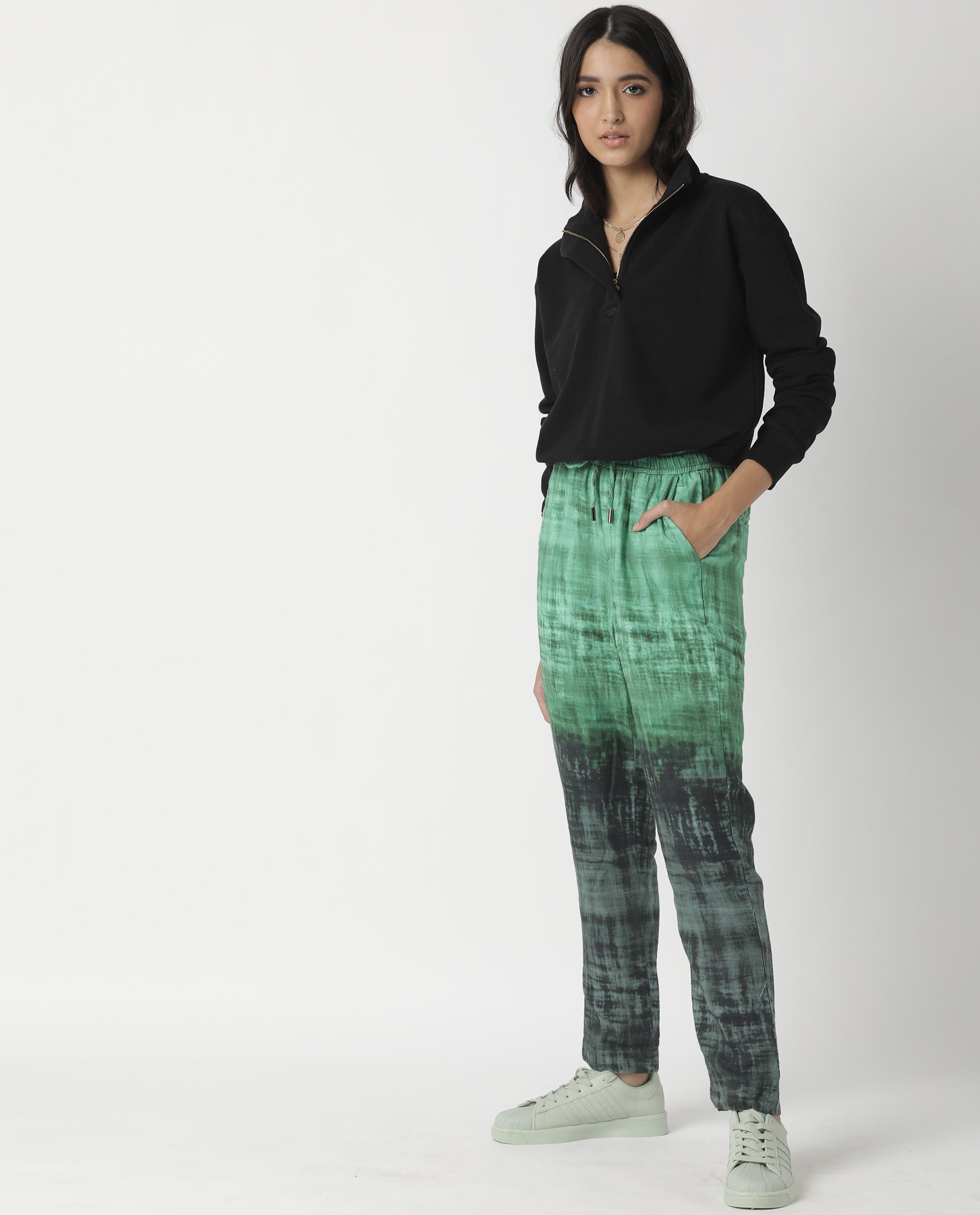 Wide twill trousers - Bright green/Patterned - Ladies | H&M SG